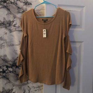 *NEW* Express long sleeve cut out top